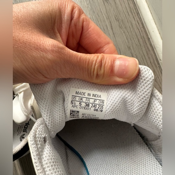 Adidas Stan Smiths - Picture 2 of 2